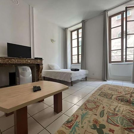 Le Monnai Apartment นีมส์ ภายนอก รูปภาพ